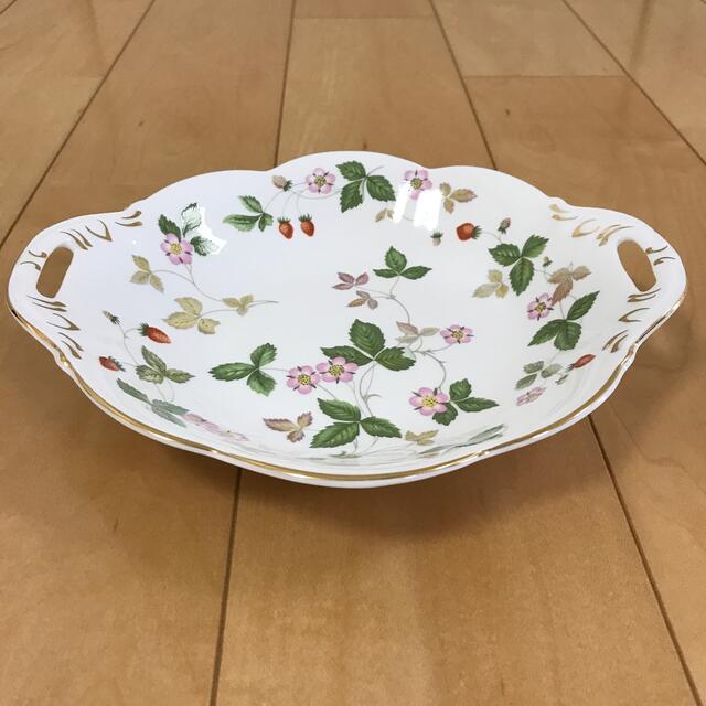 WEDGWOOD(ウェッジウッド)の再値下げ【WEDGWOOD】黒壺　英国製　ワイルドストロベリー　ウィンザートレイ エンタメ/ホビーの美術品/アンティーク(陶芸)の商品写真