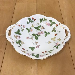 ウェッジウッド(WEDGWOOD)の再値下げ【WEDGWOOD】黒壺　英国製　ワイルドストロベリー　ウィンザートレイ(陶芸)