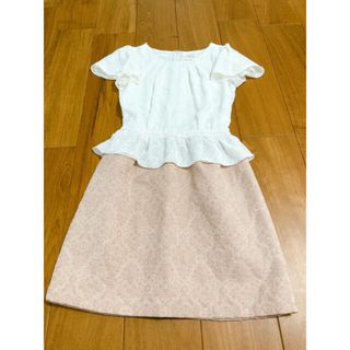 トッコクローゼット(TOCCO closet)のレストローズ　ペプラムワンピース　ジャガード　上品　花柄　デート　女子会(ミニワンピース)