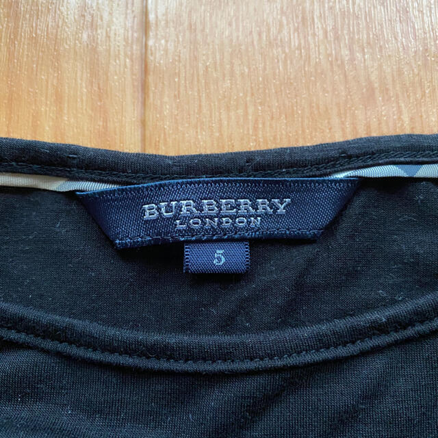 BURBERRY(バーバリー)のBurberry カットソー　　値下げしました レディースのトップス(Tシャツ(長袖/七分))の商品写真