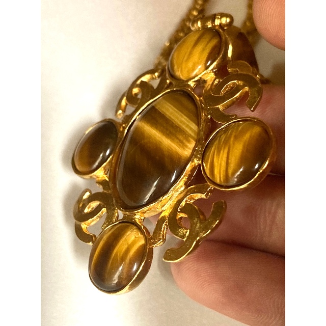 CHANEL 超希少!
家族写真撮影で一度着用して、
!
CHANELヴィンテージタイガーアイネックレスの通販 by 葉っぱ+shop|シャネルならラクマ - 通販NEW