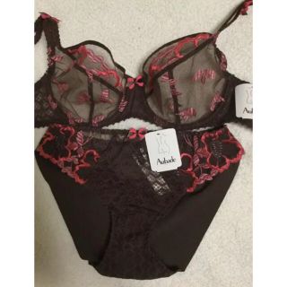 シモーヌペレール(Simone Perele)のAUBADEオーバドゥSWING NIGHT 70C/1期間限定還元sale!(ブラ&ショーツセット)