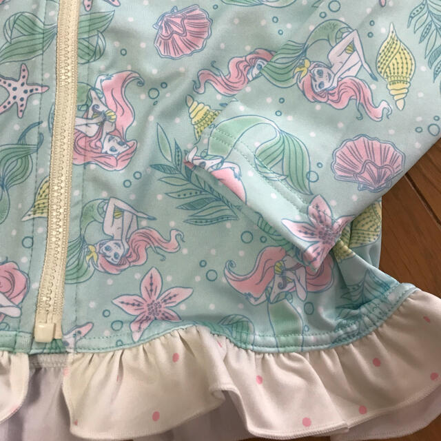 Disney(ディズニー)のアリエル　ラッシュガード キッズ/ベビー/マタニティのキッズ服女の子用(90cm~)(水着)の商品写真