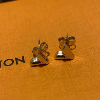 ルイヴィトン(LOUIS VUITTON)のヴィトン　ピアス　最終値下げ‼️(ピアス)