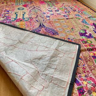インド刺繍 敷物 ハンドメイド ラグ ボヘミアン エスニック 手作り絨毯