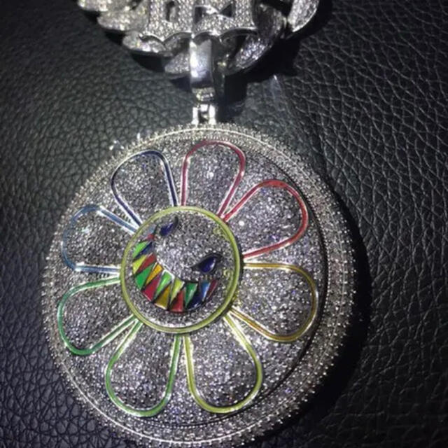BIGテカシ フラワー スピン ブリンブリン ネックレス 6ix9ine の BIGテカシ フラワー スピン ブリンブリン ネックレス 6ix9ine の