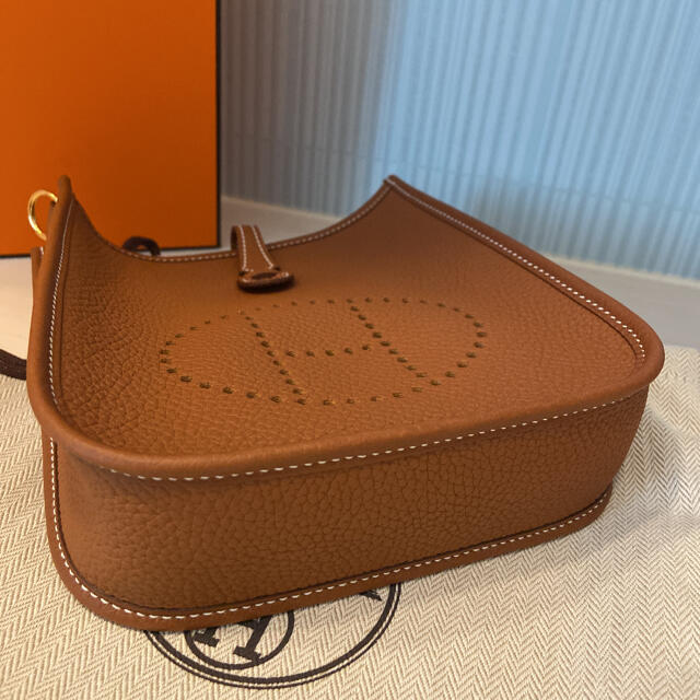 Hermes(エルメス)のエルメス エブリン ミニ TPM ゴールド ショルダー エヴリン HERMES レディースのバッグ(ショルダーバッグ)の商品写真