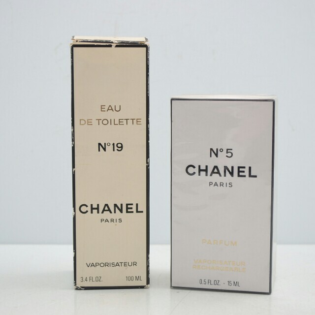 CHANEL(シャネル)の🎉大セール🎉CHANEL　シャネル　N°19　N°5　香水2つセット コスメ/美容の香水(香水(女性用))の商品写真