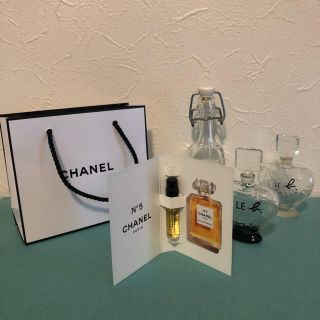 シャネル(CHANEL)のシャネルNo5サンプル（ミニショッパー付）＋アニエス・bハートの香水 空き瓶 (その他)