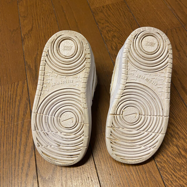 NIKE(ナイキ)のNIKE 子供靴 キッズ/ベビー/マタニティのベビー靴/シューズ(~14cm)(スニーカー)の商品写真