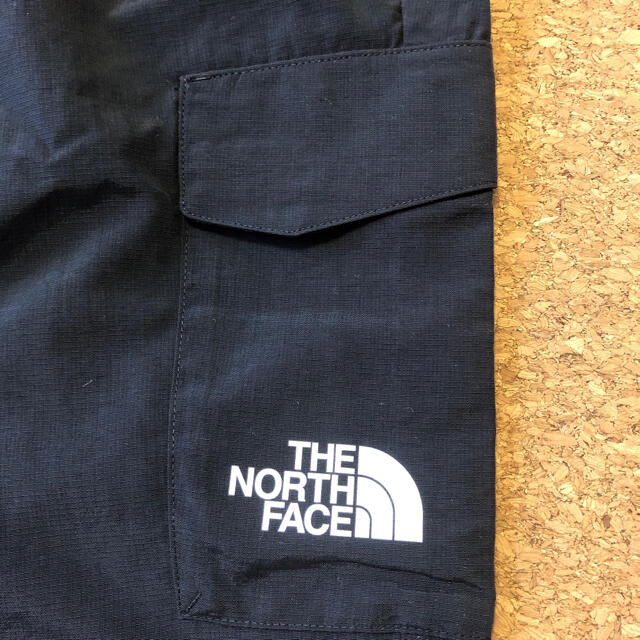 THE NORTH FACE(ザノースフェイス)のガンビ様専用☆The North Face 黒カーゴハーフパンツ　L 新品未使用 キッズ/ベビー/マタニティのキッズ服男の子用(90cm~)(パンツ/スパッツ)の商品写真