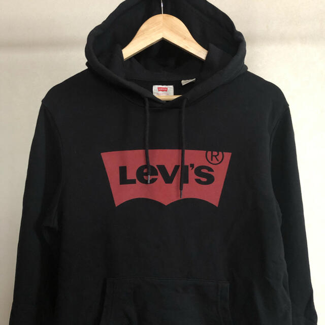 Levi's(リーバイス)の古着　リーバイス　デカロゴ　パーカー◇黒色◇Ｓサイズ◇Levi's◇M-0218 メンズのトップス(パーカー)の商品写真