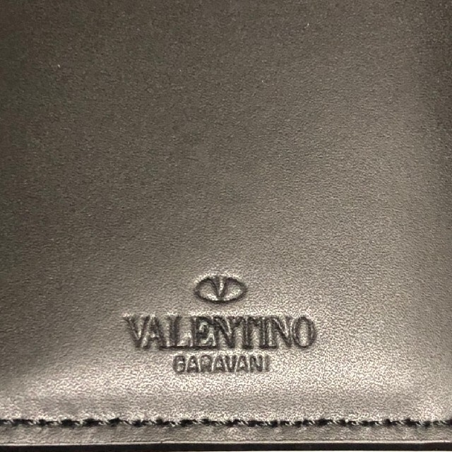 ヴァレンチノ　VALENTINO　長財布　ブラックホワイト