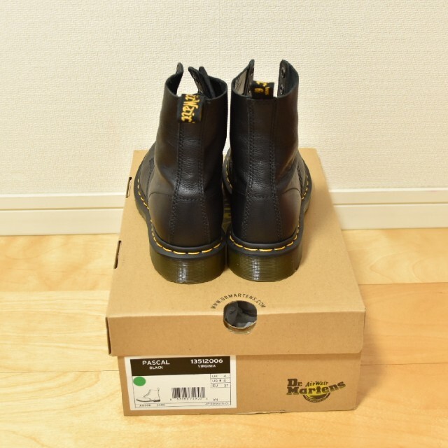 Dr.Martens(ドクターマーチン)のDr. Martens PASCAL VIRGINIA ドクターマーチン 8ホー レディースの靴/シューズ(ブーツ)の商品写真