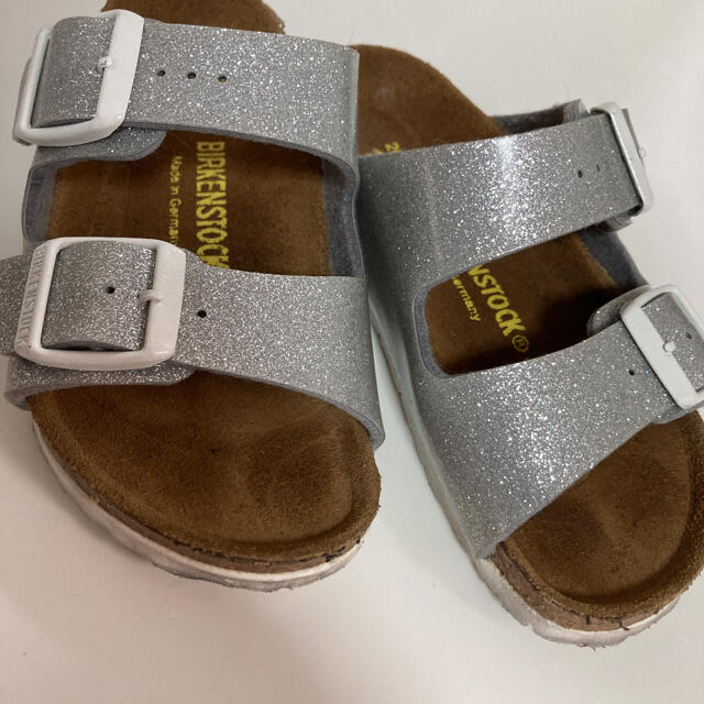 BIRKENSTOCK(ビルケンシュトック)のビルケンシュトック サンダル シルバーラメ　16cm キッズ/ベビー/マタニティのキッズ靴/シューズ(15cm~)(サンダル)の商品写真