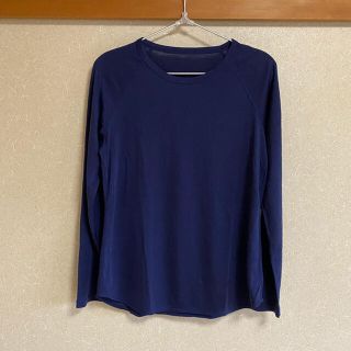 ユニクロ(UNIQLO)のUNIQLO 紺色ウール混カットソー　美品(カットソー(長袖/七分))