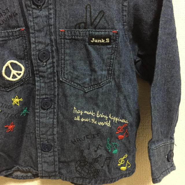 JUNK STORE(ジャンクストアー)のデニム風シャツ キッズ/ベビー/マタニティのキッズ服男の子用(90cm~)(Tシャツ/カットソー)の商品写真