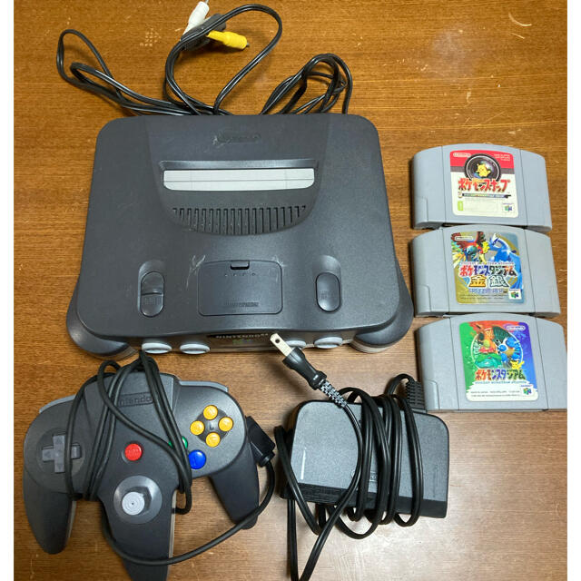 NINTENDO 64(ニンテンドウ64)のニンテンドー64 本体 ソフトセット エンタメ/ホビーのゲームソフト/ゲーム機本体(家庭用ゲーム機本体)の商品写真