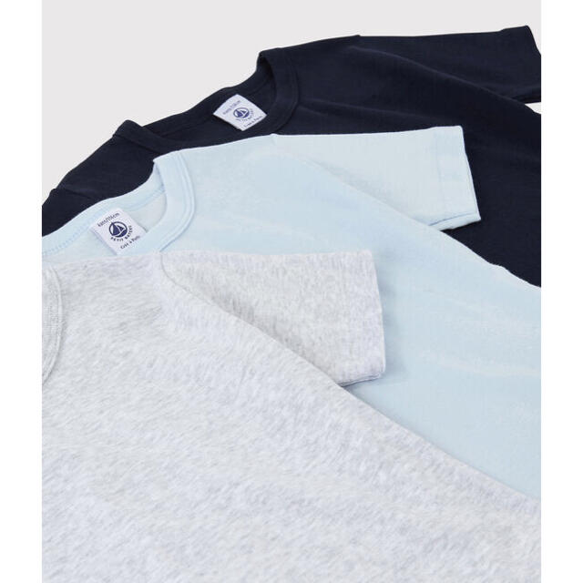 PETIT BATEAU(プチバトー)の新品 プチバトー 8ans オーガニック カラー 半袖 Tシャツ 3枚組 キッズ/ベビー/マタニティのキッズ服男の子用(90cm~)(下着)の商品写真