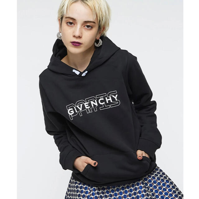 新品タグ付き⭐︎GIVENCHYのデザインロゴフーディ