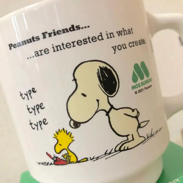 SNOOPY(スヌーピー)の新品SNOOPYスヌーピーモスバーガー非売品マグカップ&ガラス保存瓶セット インテリア/住まい/日用品のキッチン/食器(グラス/カップ)の商品写真