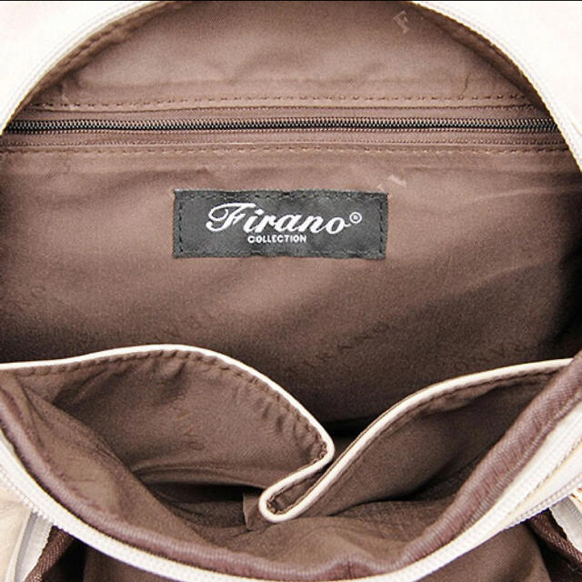 メタルアクセントかぶせリュック レディース FIRANO フィラノ 301646 レディースのバッグ(リュック/バックパック)の商品写真