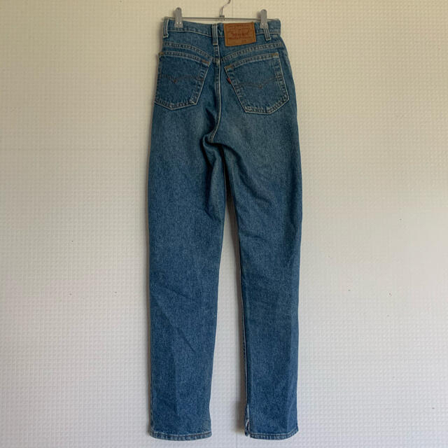 Levi's(リーバイス)のヴィンテージ　リーバイス　ハイウエストデニム レディースのパンツ(デニム/ジーンズ)の商品写真