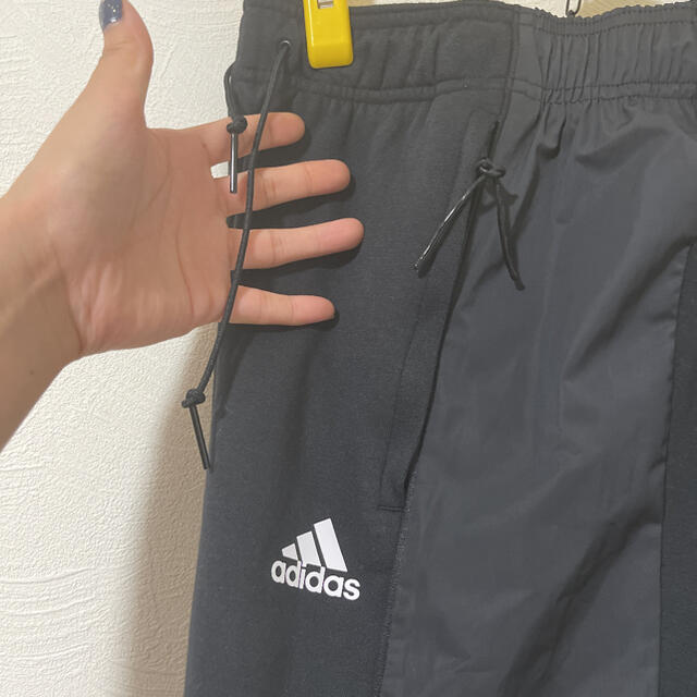 adidas(アディダス)の新品L  adidas アンクルパンツ テッキーウーブンインサート付き 7/8 レディースのパンツ(カジュアルパンツ)の商品写真