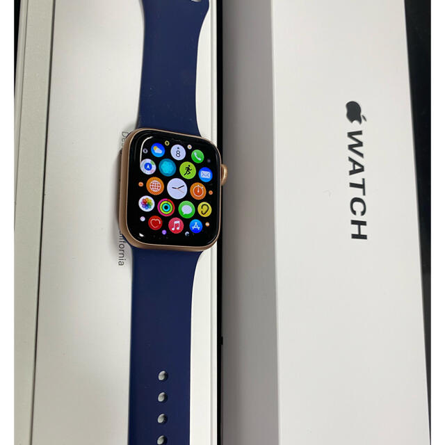 Apple(アップル)のアップルウォッチ　SE Apple Watch se 美品 メンズの時計(腕時計(デジタル))の商品写真