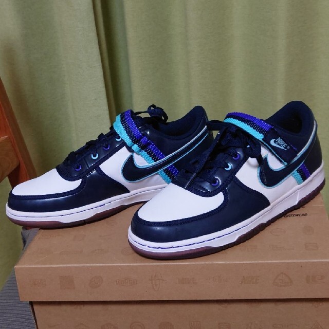 NIKE(ナイキ)のNIKE VANDAL LOW (GS)　24.5cm エンタメ/ホビーのエンタメ その他(その他)の商品写真