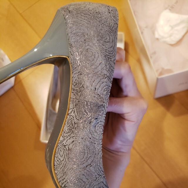 JILLSTUART(ジルスチュアート)の最終値下げ！！JILLSTUART shoe　バラ柄スエードパンプス レディースの靴/シューズ(ハイヒール/パンプス)の商品写真