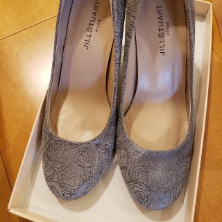 ジルスチュアート(JILLSTUART)の最終値下げ！！JILLSTUART shoe　バラ柄スエードパンプス(ハイヒール/パンプス)