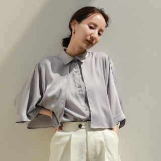 トゥデイフル(TODAYFUL)のlouren peachskin satin shirt(シャツ/ブラウス(長袖/七分))