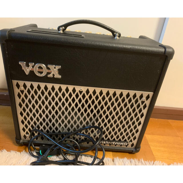 VOX(ヴォックス)のVOX VT15 ギターアンプ 楽器のギター(ギターアンプ)の商品写真