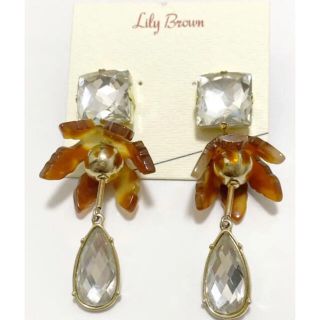 リリーブラウン(Lily Brown)の【新品】リリーブラウン  コンビフラワーピアス　ビジュー(ピアス)