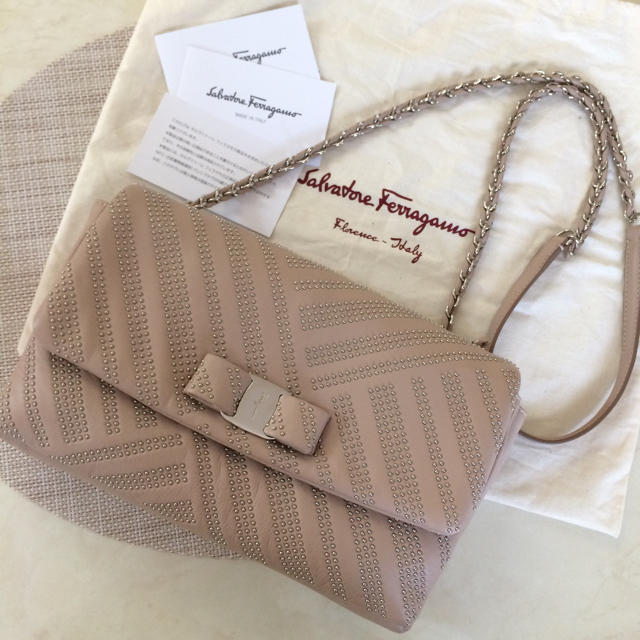 Salvatore Ferragamo(サルヴァトーレフェラガモ)の♡nao様♡専用 レディースのバッグ(ショルダーバッグ)の商品写真