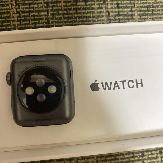 Apple(アップル)のApple Watch Series 3 【画面割れあり】ジャンク メンズの時計(腕時計(デジタル))の商品写真