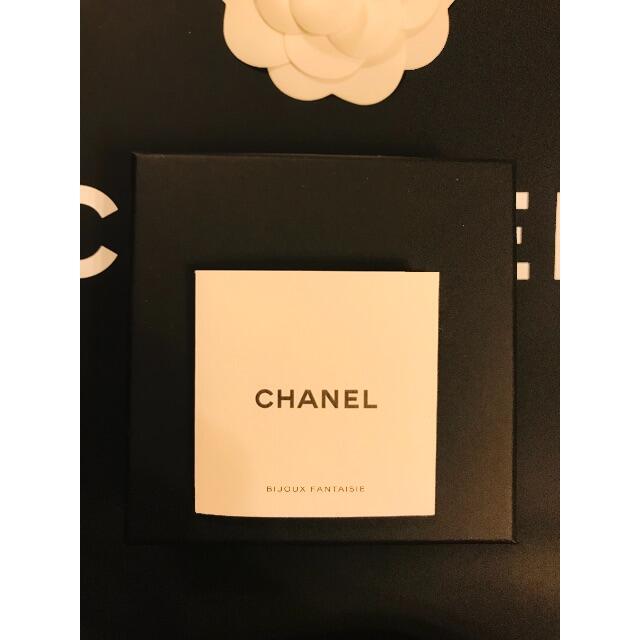 CHANEL(シャネル)の希少　CHANEL  ブローチ　　新品　正規品 レディースのアクセサリー(ブローチ/コサージュ)の商品写真