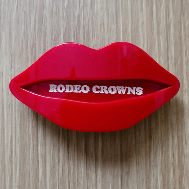RODEO CROWNS(ロデオクラウンズ)のRODEO CROWNS リップ ヘアバレッタ レディースのヘアアクセサリー(バレッタ/ヘアクリップ)の商品写真