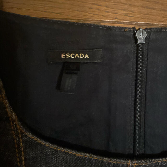 ESCADA(エスカーダ)のESCADA ブラックデニムワンピース レディースのワンピース(ひざ丈ワンピース)の商品写真