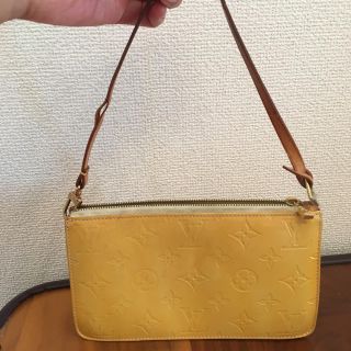 ルイヴィトン(LOUIS VUITTON)の☺︎ルイヴィトン　ヴェルニ　  イエロー☺︎ (ハンドバッグ)