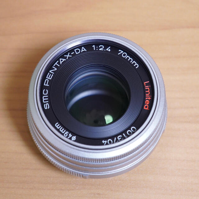 smc PENTAX-DA 70mm F2.4 Limited Silver