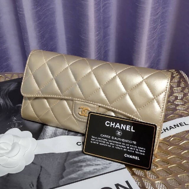 シャネル　CHANEL ゴールド　長財布