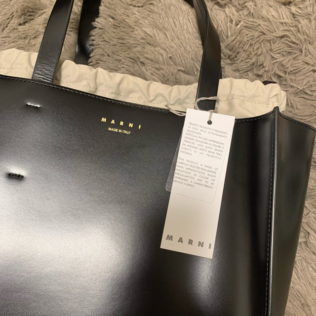 MARNI トートバッグ 内袋付き - バッグ MARNI トートバッグ 内袋付き - バッグ