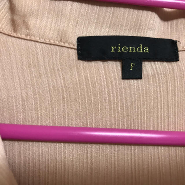 rienda(リエンダ)のリエンダ　シャツブラウス レディースのトップス(シャツ/ブラウス(半袖/袖なし))の商品写真