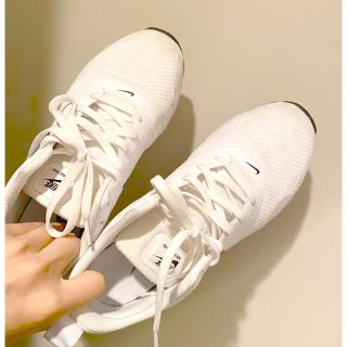 ナイキ(NIKE)のNIKE エアマックス　白　スニーカー(スニーカー)