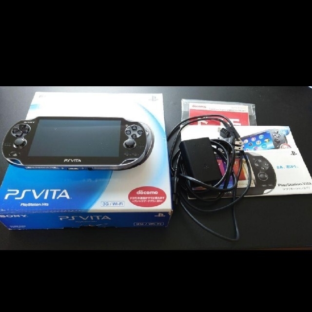 PSVita PCH-1100 ブラック 8GBメモリーカード付 - 携帯用ゲーム機本体