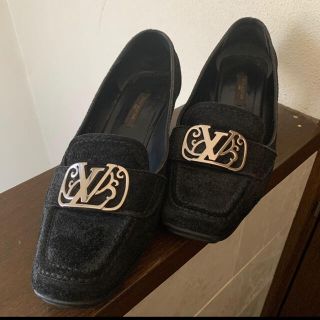 ルイヴィトン(LOUIS VUITTON)のルイヴィトン LVロゴ デザイン スエード パンプス size37 ブラック(ハイヒール/パンプス)