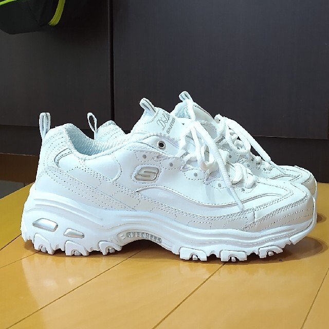 SKECHERS(スケッチャーズ)のスケッチャーズレディーススニーカー24.5 レディースの靴/シューズ(スニーカー)の商品写真