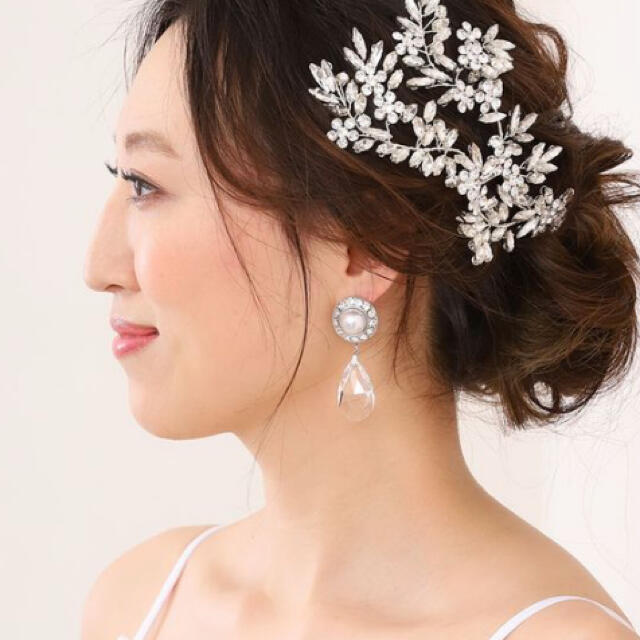 Vera Wang(ヴェラウォン)のブライダル　イヤリング　アクセサリー レディースのアクセサリー(イヤリング)の商品写真